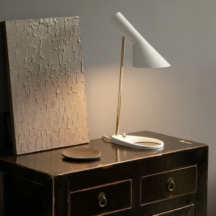 Lampa stołowa Louis Poulsen AJ Mini Anniversary Edition biała designerska