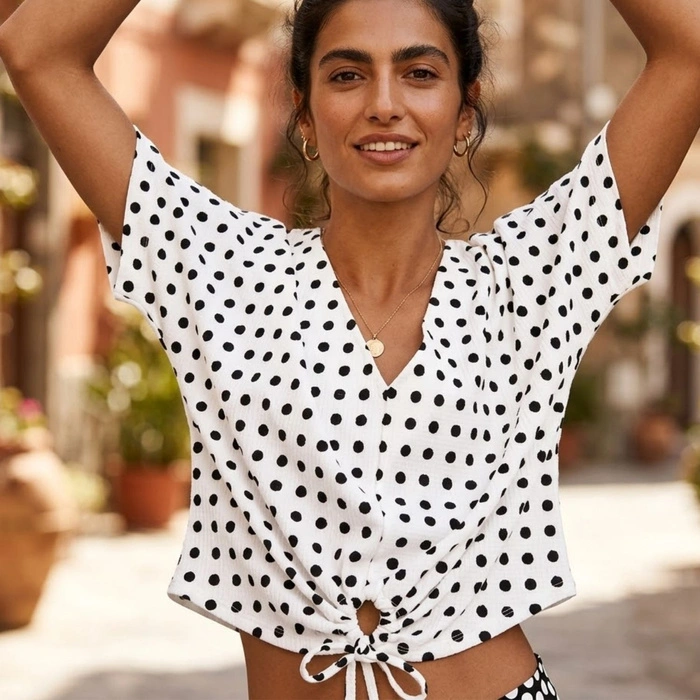 Bluzka damska Zara biała w grochy crop top