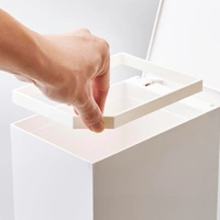 Kosz na śmieci Yamazaki Sanitary Step Trash Can biały 4L